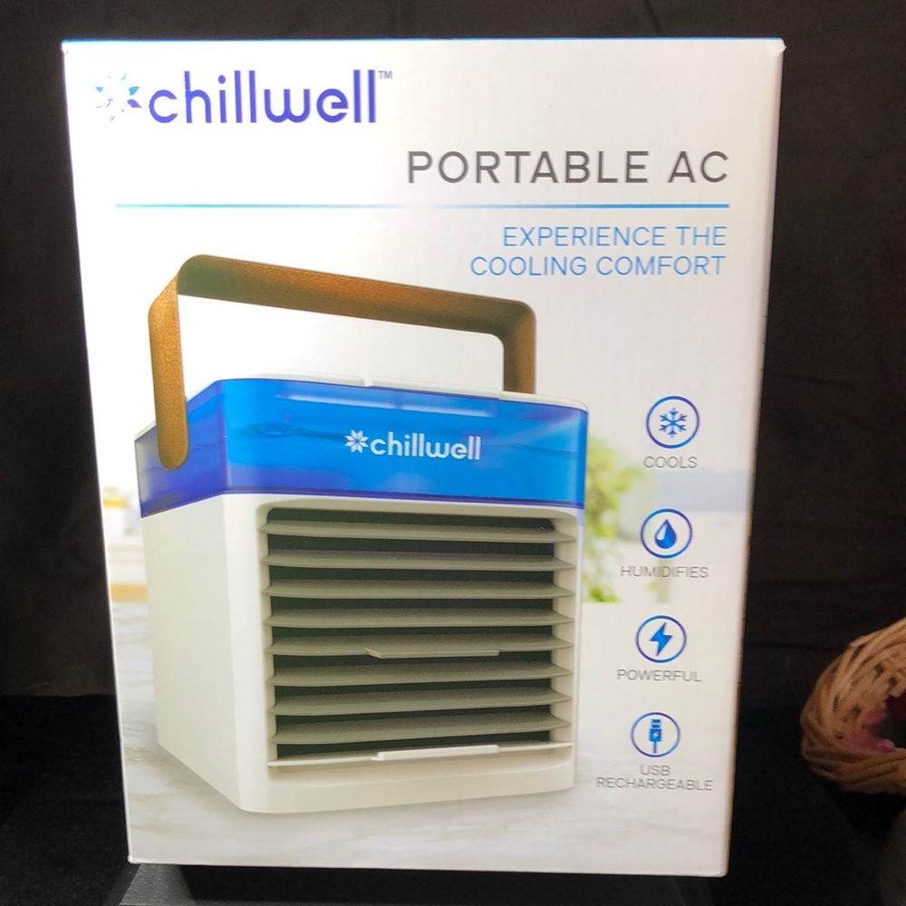 Chillwell Portable AC with Blue and White Design